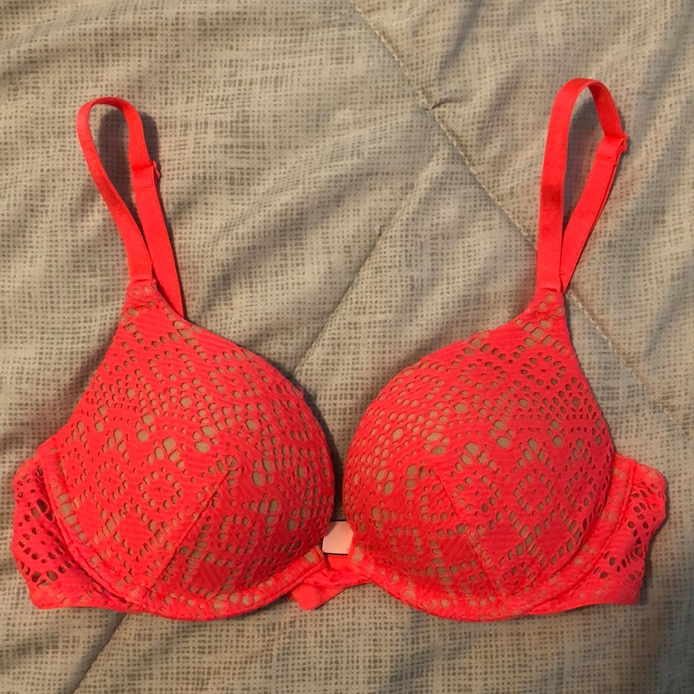 Victorias Secret Push Up Bra 32B